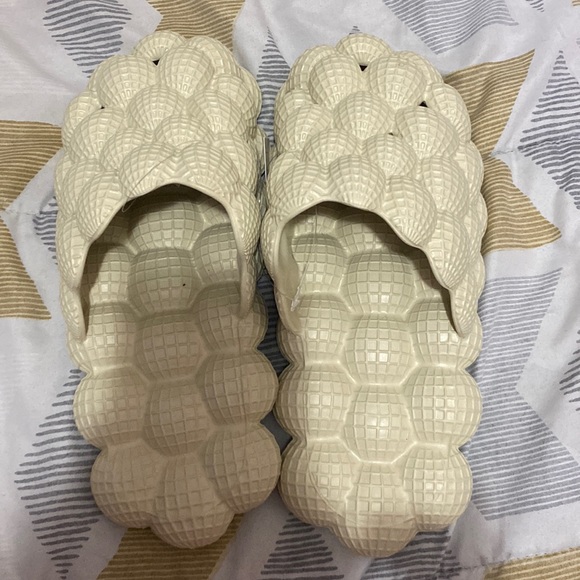 Slides - Picture 1 of 4